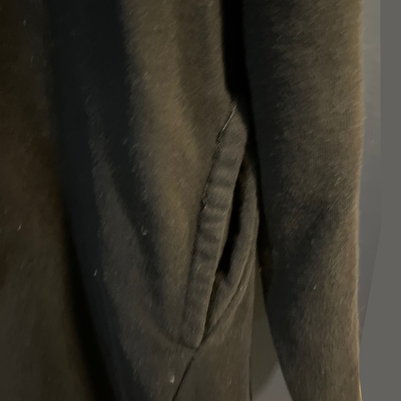 V-Nech Sweatshirt - Picture 4 of 7